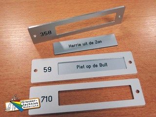 Aluminium naamhouder 120x30x2mm met huisnummer